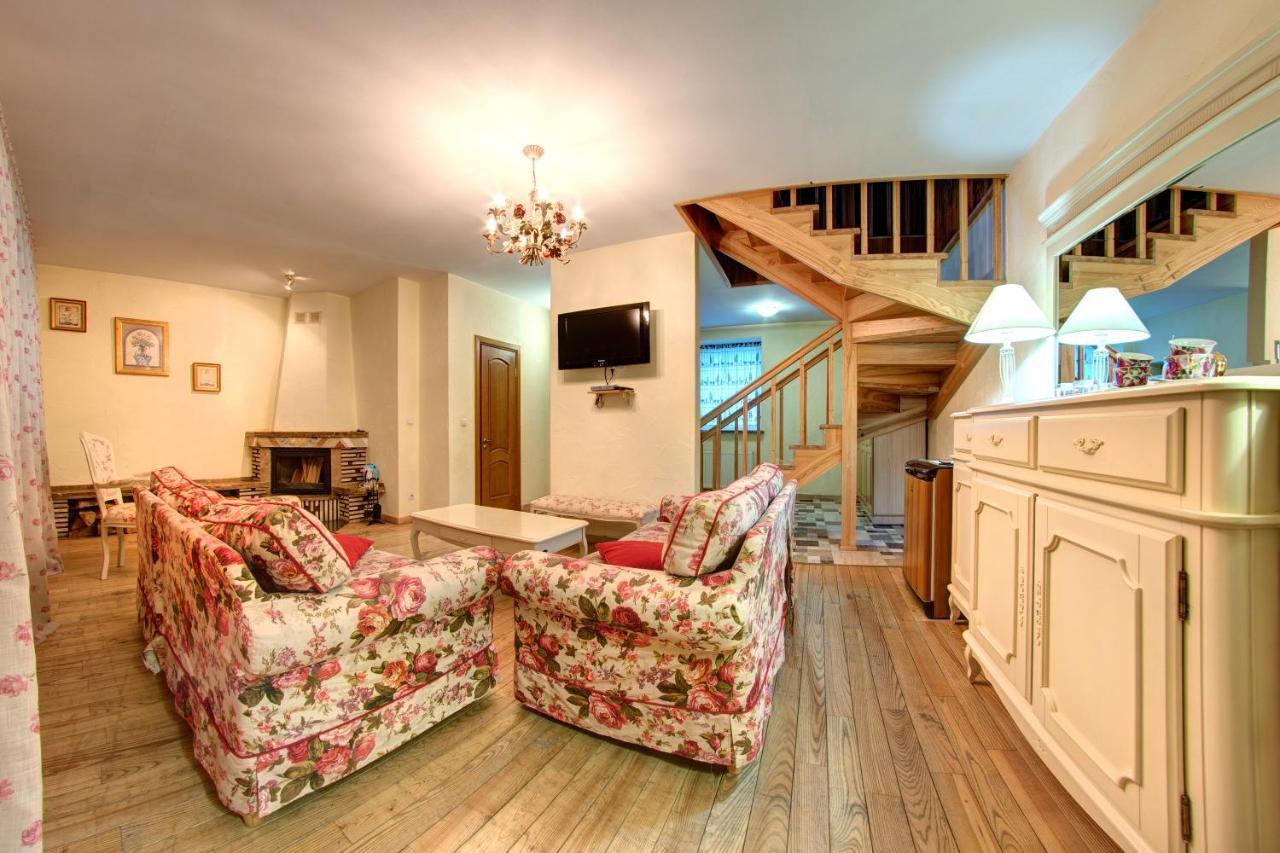 Lavanda Country Club Tatariv Room photo